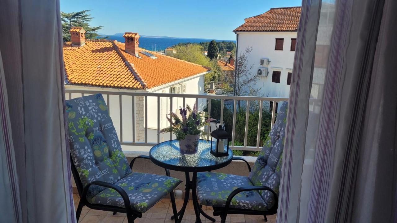 Lily Apartment Кърк Екстериор снимка