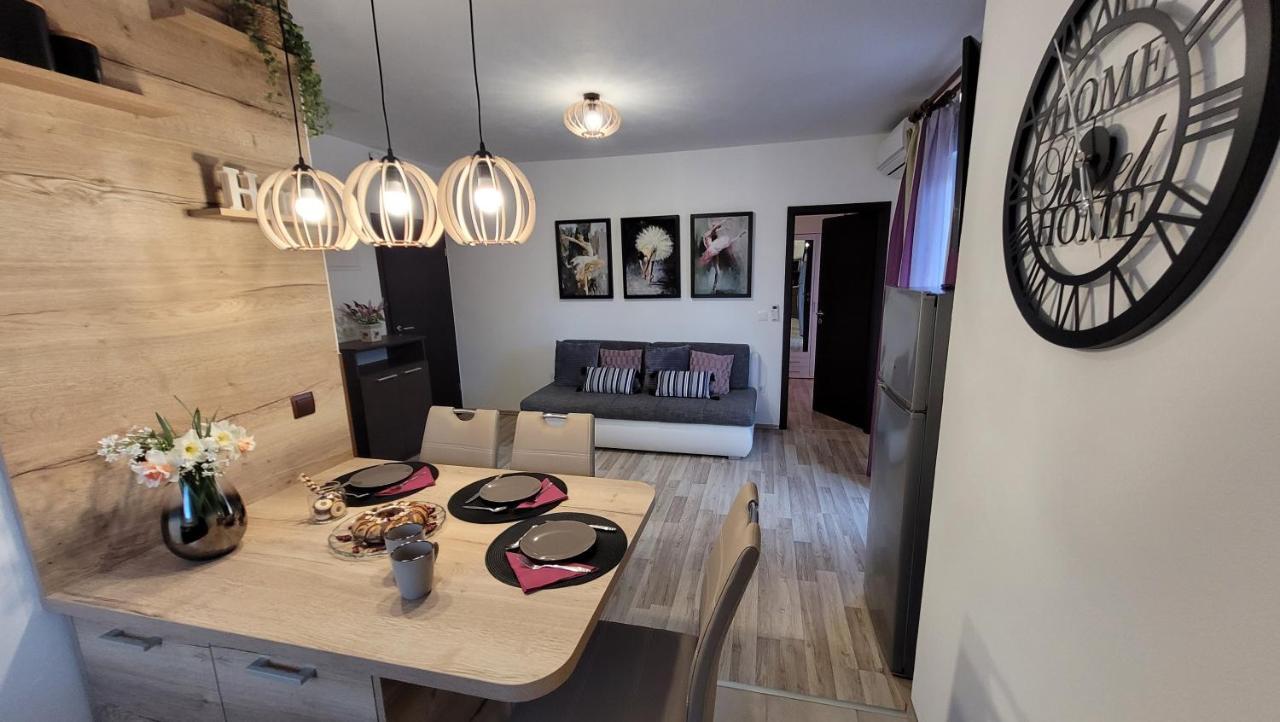 Lily Apartment Кърк Екстериор снимка