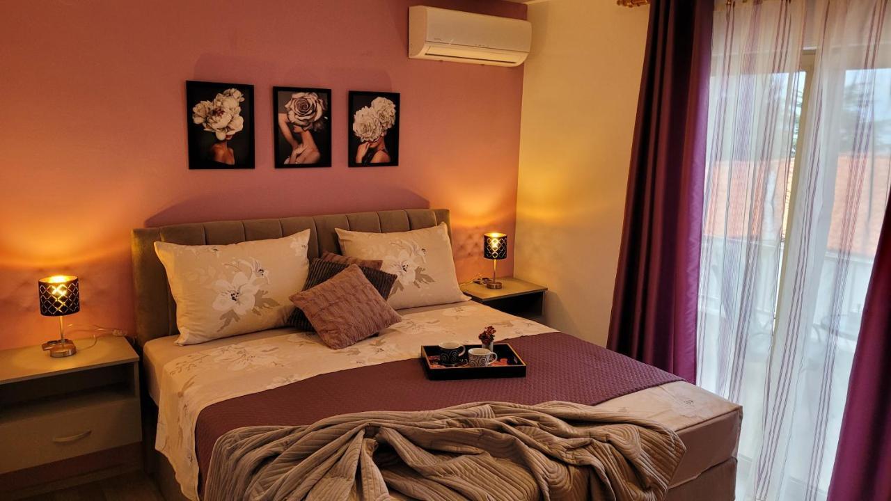 Lily Apartment Кърк Екстериор снимка